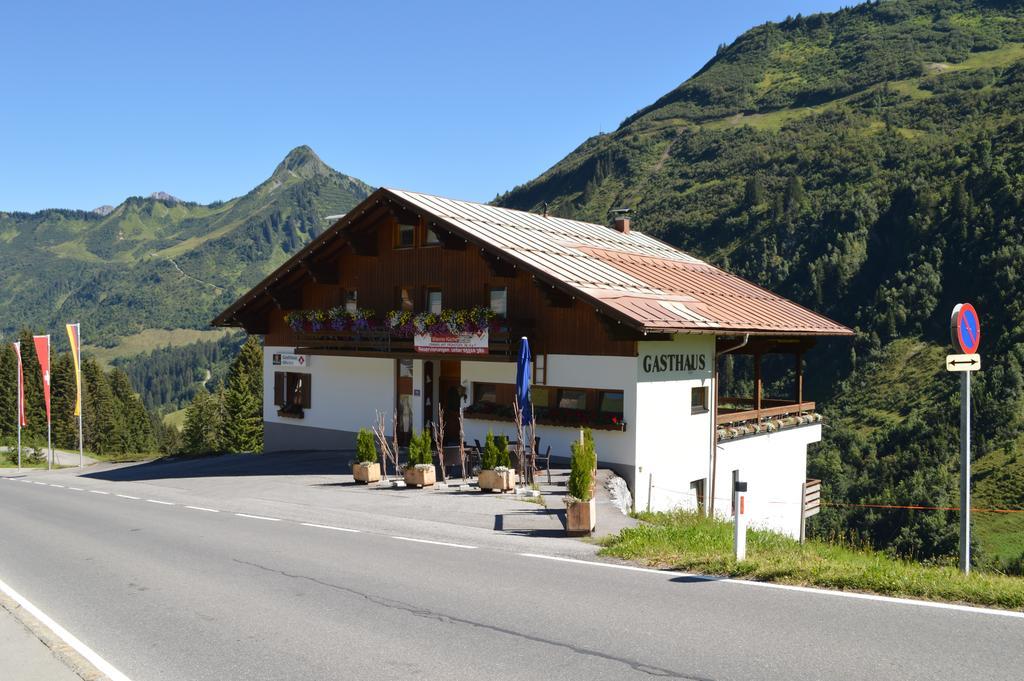 Апартаменты Gasthaus Glockle Дамульс Экстерьер фото